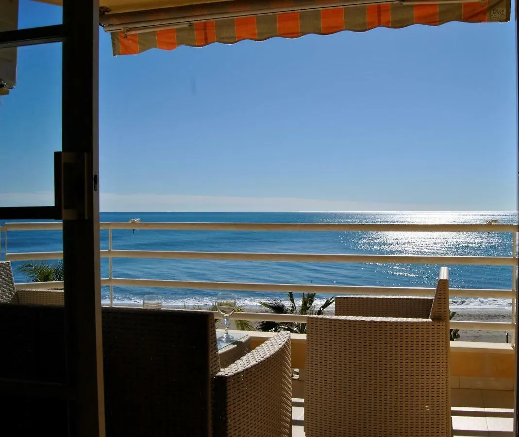 Apartamento Frente Al Mar,Primera Linea De Playa Rincón de la Victoria Spanje