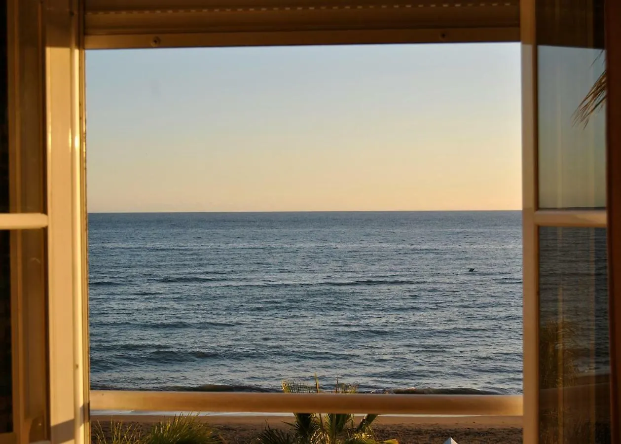 Apartamento Frente Al Mar,Primera Linea De Playa Rincón de la Victoria Spanje